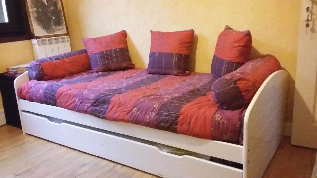 A Clair Matin Apartment Estang Екстериор снимка